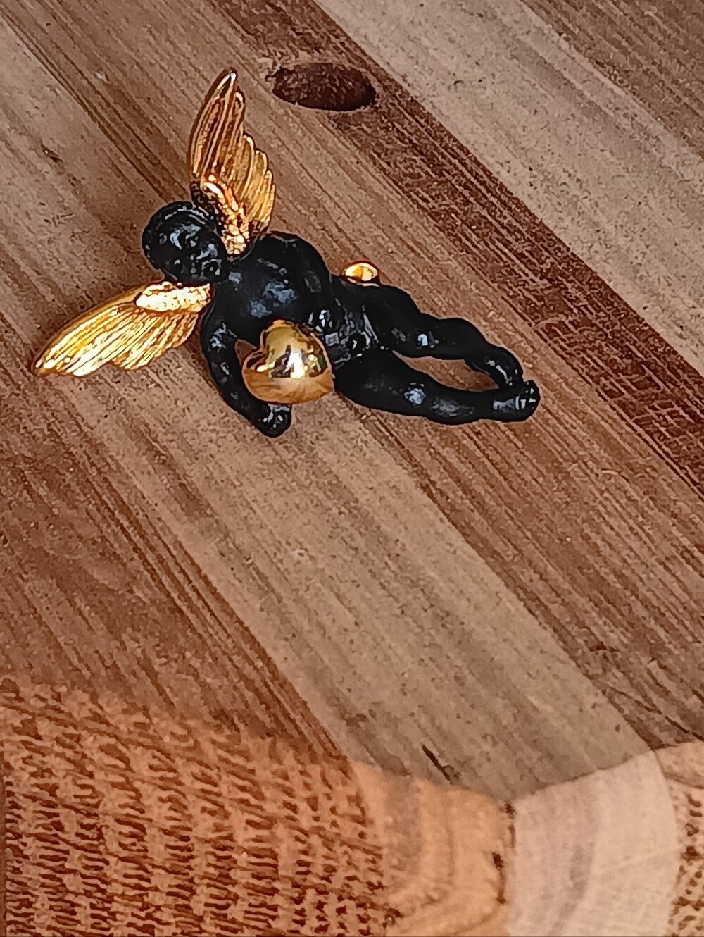 Vintage Coreen Simpson Black Cherub Gold Tone Cupid Heart Brooch Signed